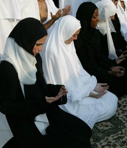 Kagum pada Ibadah Haji, Wanita Yahudi Ini Memeluk Islam