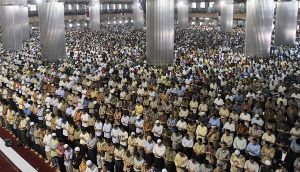 10 Alasan Kenapa Laki-Laki Harus Shalat Berjamaah Di Masjid