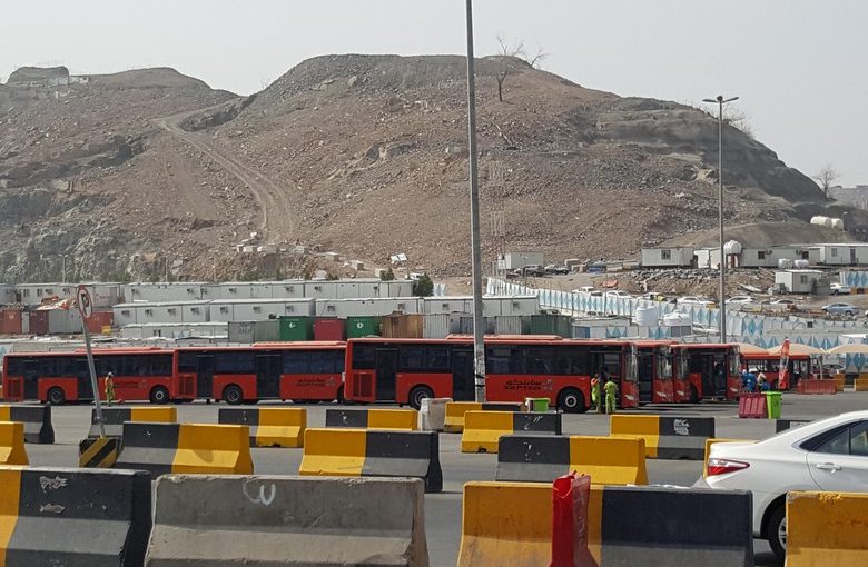 Bus Shalawat Siap 24 Jam Mengantar Jemaah Haji Salat ke Masjidil Haram