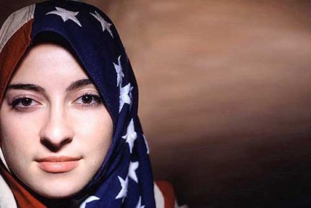 Takut Pendukung Trump, Muslimah Ini Mengganti Jilbabnya dengan Topi