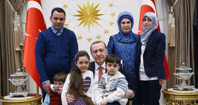 Senyuman Si Gadis Twitter, Bana Alabed untuk Erdogan