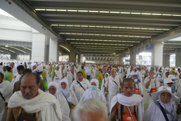 Jamaah Haji Indonesia Bertumbangan pada Jumrah Aqabah