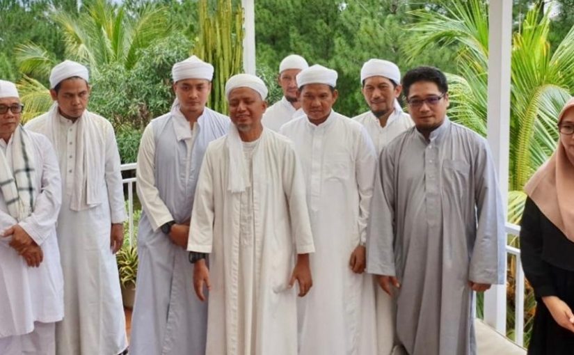 Dibimbing Ustaz Arifin Ilham, Seorang Dokter Masuk Islam