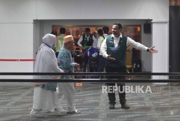 Haji Indonesia Berangkat dengan Garuda dan Saudi Airlines