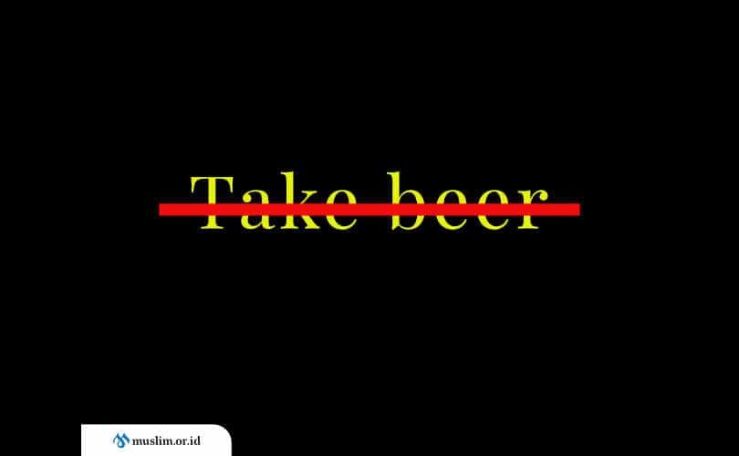 Hukum “Memplesetkan” Kata “Takbir” Menjadi “Tuak bir” atau “Take beer”