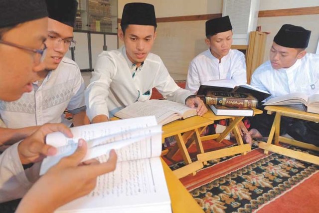 Daftar Pondok Pesantren Tahfizh Quran yang Menyediakan Beasiswa Gratis
