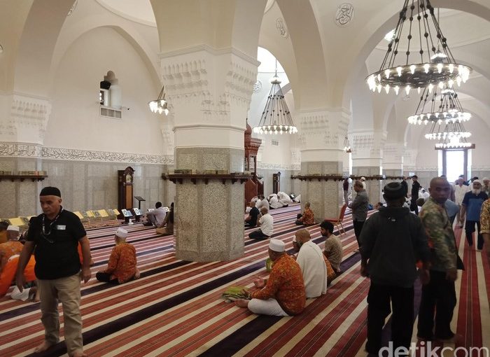 doa masuk dan keluar masjid
