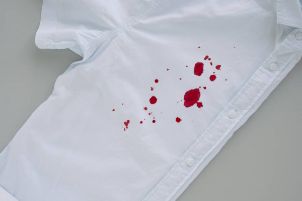 Apakah Darah yang Mengering di Baju Termasuk Najis?