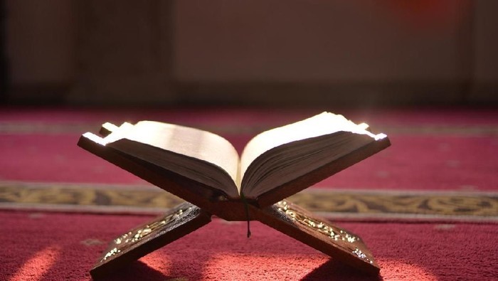 Hukum Bersumpah dengan Al-Quran
