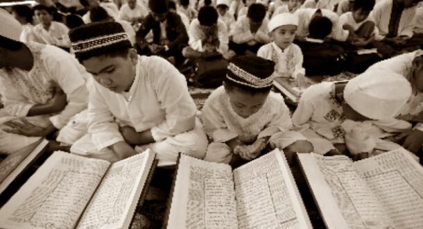 Tradisi Khataman Al Qur’an Sistem Sewa untuk Dihadiahkan Kepada Orang yang Telah Meninggal?
