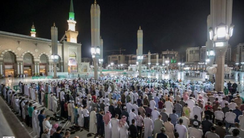 Jamaah Umroh dari Seluruh Dunia Menangis Bahagia di Masjidil Haram