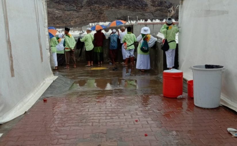 Tips Bagi Jamah Haji Kala Menghadapi Hujan Turun di Tanah Suci