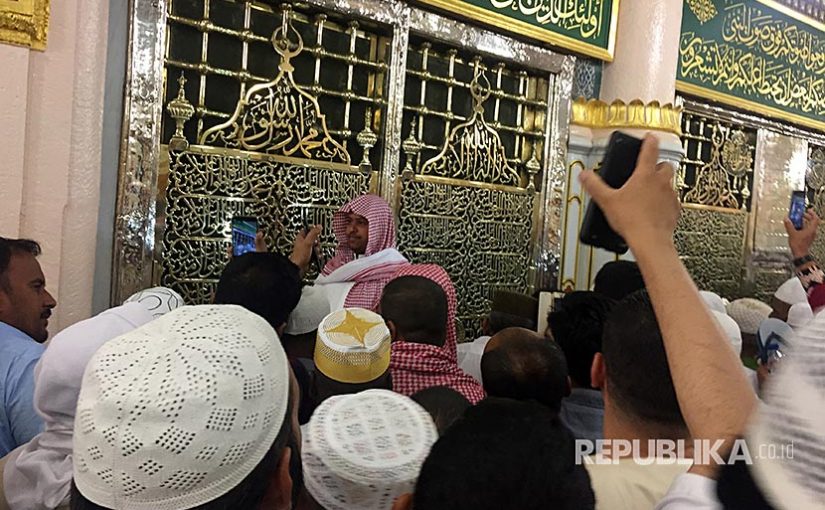 3 Hal yang Harus Diucapkan Saat Mengunjungi Makam Nabi Muhammad