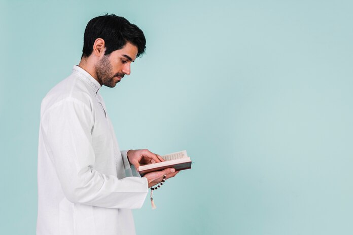 Adab Mendengarkan Bacaan Al-Qur’an