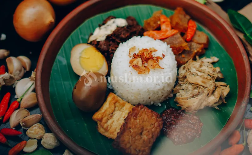 Anjuran Membuatkan Makanan untuk Keluarga yang Ditinggal Mati