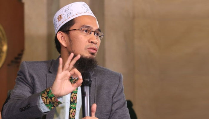 Dahsyatnya 7 Keutamaan Istighfar oleh Ustadz Adi Hidayat