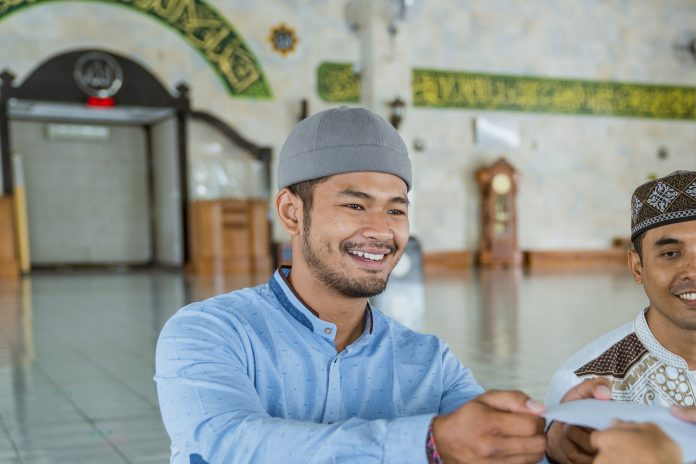 Hukum Menyalurkan Zakat Fitrah untuk Lembaga Sosial