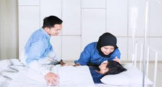 Ketika Menjenguk Orang Sakit, Ini Tata Cara Mendoakannya Sesuai Sunnah Nabi 