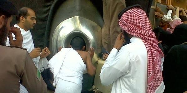 Solusi Jemaah Haji yang Tidak Bisa Mencium Hajar Aswad