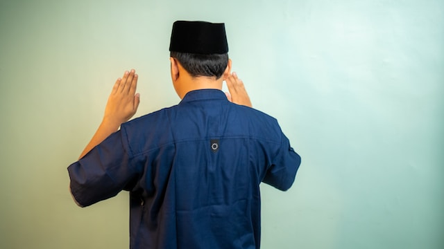 Shalat Rawatib Sebaiknya di Masjid atau di Rumah?