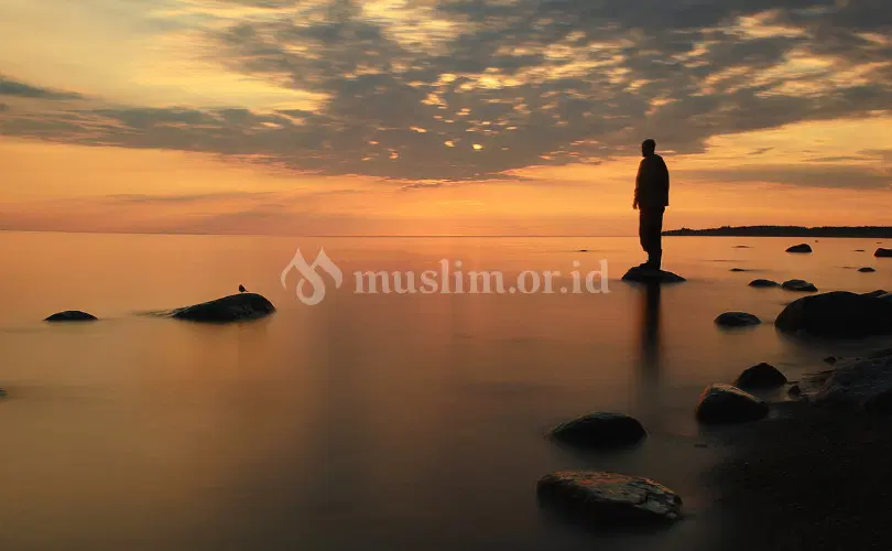 Menilai dan Melihat Orang Lain dari Yang Tampak