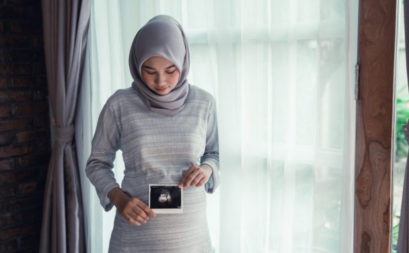 Apakah Perempuan Keguguran Wajib Mandi?