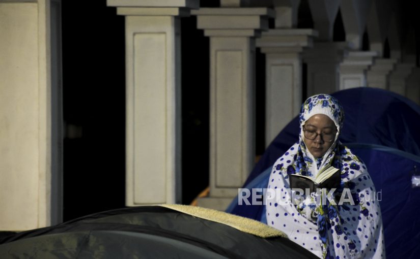 Sholat Tahajud dan Keutamaannya